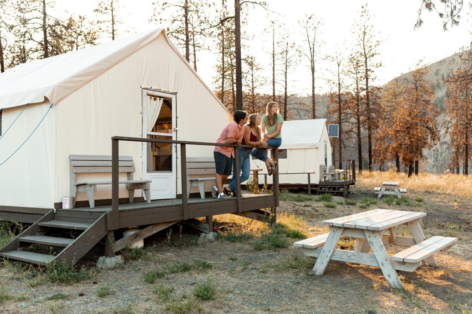 Kumsheen Rafting Resort Lytton エクステリア 写真